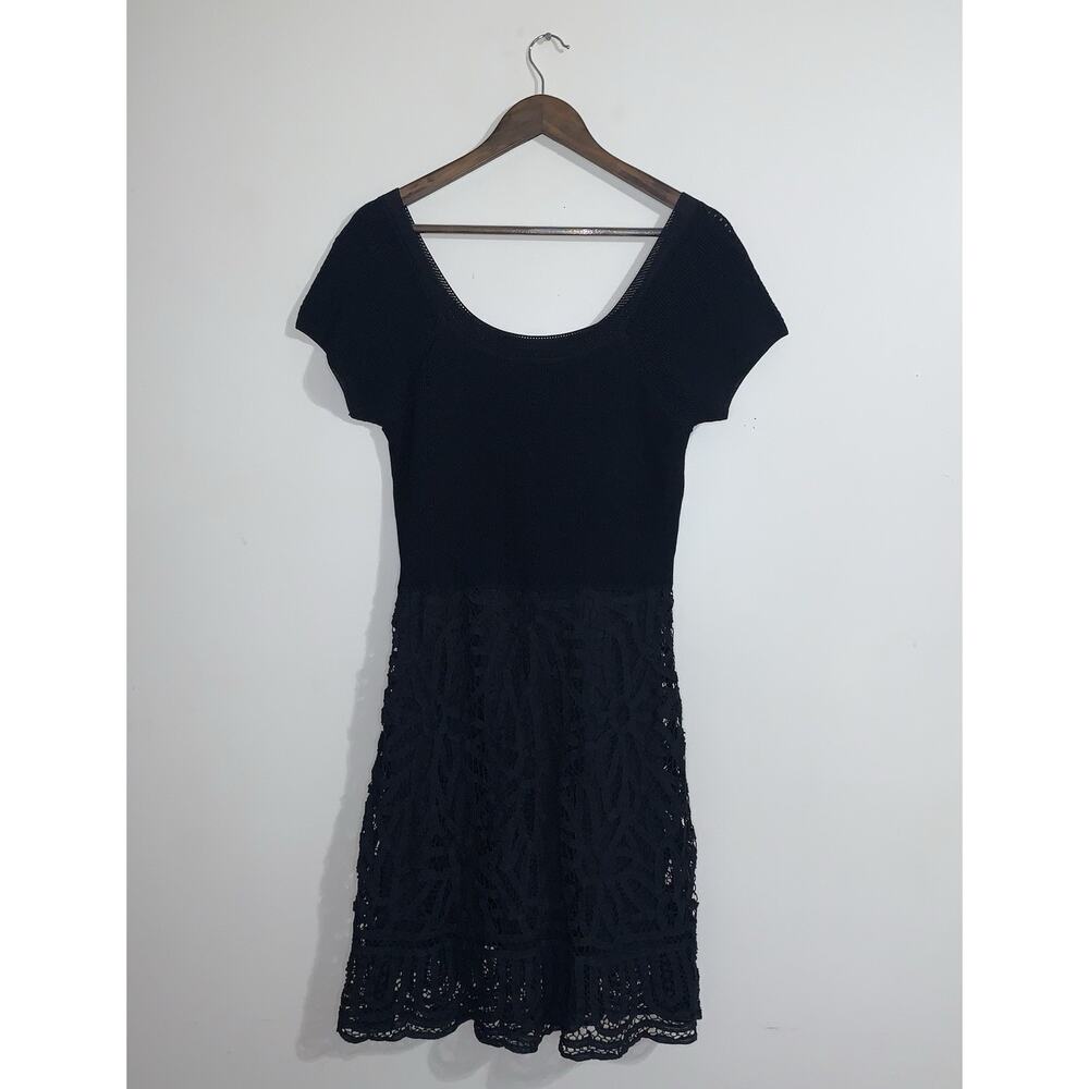 V Cristina Size M Black Lined Lace Bottom Cotton Viscose Spandex Fit Flare Dress
